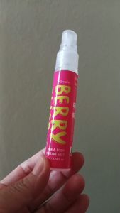 บำรุงผิว สเปร์ยน้ำหอม Berry Bliss Giffarine กลิ่นหอมสดใส น้ำหอมเกรดคุณภาพ มาดูด้วย Raspberry, Strawberry, Peach และ Pear