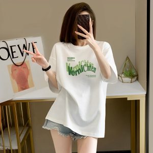 T-Shirt Wanita Lengan Pendek Ukuran Besar Motif Huruf Inggris Katun Tipis Bernapas Tren Musim Panas 2025 Desain Streetwear Korea Slim Fit Baju Santai Modis Kerah Bulat Gadis manis pedas Koleksi Terbaru Untuk ke kantor Serbaguna Tops Slip - on