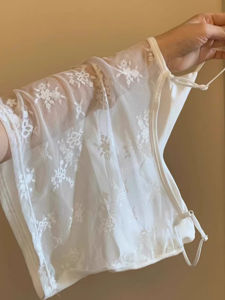 chaqi | เสื้อกั๊กลูกไม้สไตล์ฝรั่งเศสสำหรับผู้หญิงในช่วงฤดูร้อนปี 2025 เสื้อชั้นในแบบเข้ารูปและหลวมๆ สำหรับใส่ด้านนอก