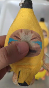 จีพวงกุญแจ 10/15ซม.กล้วยแมว ร้องให้ มีเสียง จีตูฏู้ (พร้อมส่ง)