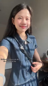 MK_Đầm bò mặc hè đầm đi biển váy Jeans dáng ngắn cổ bẻ có dây kéo đường may nổi xếp ly