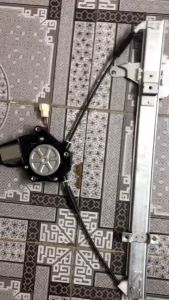 Compa lên xuống kính Suzuki Wagon R+