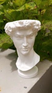 กระถางรูปปั้นเดวิด (David Statue Planter)