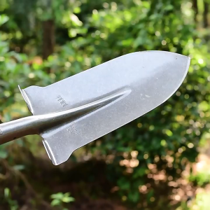 46CM*20CM เสียมขุดดิน พลั่วขุดดิน เหล็กแมงกานีส เครื่องมือการเกษตร เครื่องขุดดิน ที่พรวนดินแบบใช้แรงขาเสริมดันพลั่วลงดิน【COD】