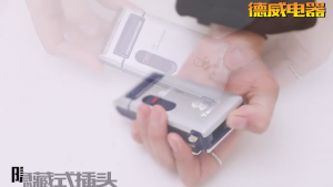 NEW ที่โกนหนวดไฟฟ้าผู้ชาย สะอาดสุดๆโหมดชาร์จเครื่องโกนหนวดเครา สีเงินแ ใช้งานสองแบบแบบเปียกและแบบแห้ง กันน้ำ