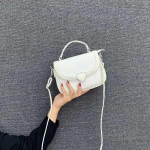 กระเป๋าสะพายข้างหนังสัมผัสหรูหรา MKDA กระเป๋าสะพายข้างทรงสี่เหลี่ยมเล็กสำหรับผู้หญิง กระเป๋าถือแบบลำลอง ปิดด้วยแม่เหล็ก กระเป๋าสะพายข้างแบบสะพายข้าง ขนาดเล็ก