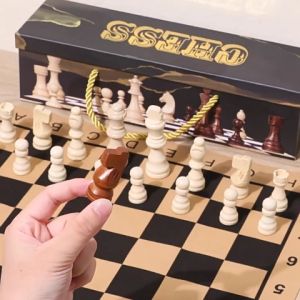 32pcs Chess Set 2.2inch King Figures Chess Game Pawns Figurine Backgammon Pieces Wooden Chess Pieces