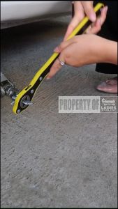 Kunci Dongkrak Mobil Jack Ratchet Wrench Besi Universal 34 CM Untuk Semua Tipe Mobil