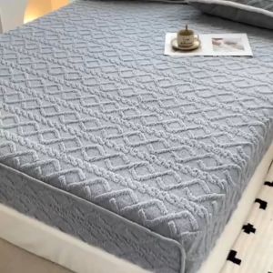 High Gram Weight Tuffle Bed Sheet Pure Color Plain Color Milk Velvet Mattress Cover All-Inclusive Simmons Bed