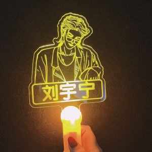 Đèn Cổ Sè Modern Brother Liu Yuning Đèn Cầm Tay Phát Sáng Khăn Trùm Đầu Phát Sáng Ngọc Trai Phụ Kiện Biểu Diễn