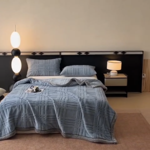 Chăn kẻ vuông Plus chất liệu lông thỏ siêu mượt mẫu mới 2025 thông hơi kháng khuẩn mát diu mềm mại nhiều màu Basic Chăn lông cừu kích thước 2mx2m3 nhập khẩu cao cấp chăn mền thu đông siêu mềm mại không xù lông