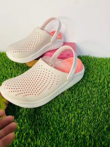 รองเท้าแตะ Cross Lite Ride Size M4--M11 ผลิตจากยางอย่างดีนิ่มเบาไม่ลื่นใส่สะอาดเท้า