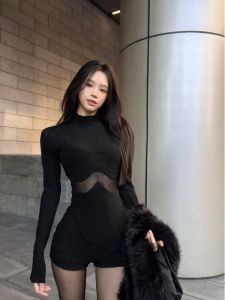 ชุดเดรสแขนยาวสีดำสไตล์อเมริกันสำหรับผู้หญิงในฤดูหนาว ชุดกางเกงผ้าตาข่ายทรงสลิมฟิตเอวสูง ชุดกางเกงขาสั้นลำลอง