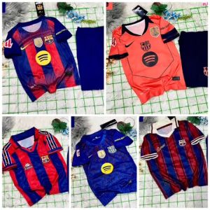ชุดฟุตบอลเด็กอายุ 1-12 ปี ผ้ากีฬาใส่สบายได้เสื้อและกางเกง