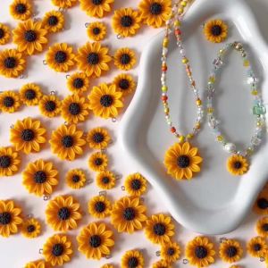 5Pcs Sunflower Resin Pendants Floral Charms DIY Handmade Accessories for Bracelet Necklace Keychain Jewelry Making Materials