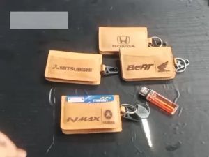 Gantungan Kunci Mobil STNK KULIT SAPI/Gantungan kunci Kulit Custom nama/Gantungan Kunci Kulit Custom Nama Untuk souvenir Pernikahan/Gantungan Kunci STNK Desain Elegan Free Custom Grafir