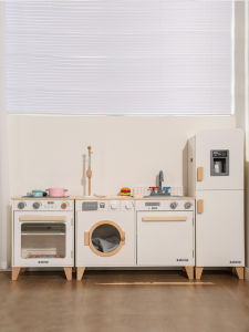 Sound and Light Simulated Childrens Wooden Play Kitchen