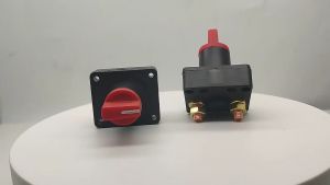 Switch Aki Mobil Truk Perahu / Saklar Matikan Mobil / Saklar Baterai Mobil / Saklar Pemutus Arus Aki\\n\\n Apa Itu Saklar Pemutus Arus Aki?\\n\\nSaklar pemutus arus aki, juga dikenal sebagai saklar baterai mobil atau saklar matikan mobil, adalah komponen penting dalam sistem listrik kendaraan berat seperti truk dan perahu. Fungsi utamanya adalah memutus aliran arus listrik dari aki ke komponen lain dalam sistem listrik kendaraan.\\n\\n Bagaimana Cara Kerja Saklar Pemutus Arus Aki?\\n\\nSaklar pemutus arus aki bekerja dengan memutus sambungan antara aki dan komponen lain dalam sistem listrik kendaraan saat dipencet atau dipindahkan ke posisi \"off\". Ini menghentikan aliran arus listrik dari aki, yang membantu mencegah kerusakan pada sistem listrik dan komponen lainnya.\\n\\n Keuntungan Menggunakan Saklar Pemutus Arus Aki\\n\\nMenggunakan saklar pemutus arus aki memberikan beberapa manfaat, termasuk:\\n\\n- Meningkatkan keamanan kendaraan dengan mencegah kerusakan pada sistem listrik dan komponen lainnya.\\n- Menghemat energi dan biaya operasional dengan memutus aliran arus listrik saat kendaraan tidak digunakan.\\n\\n Bagaimana Memilih Saklar Pemutus Arus Aki yang Tepat?\\n\\nUntuk memilih saklar pemutus arus aki yang tepat, pertimbangkan beberapa faktor, termasuk:\\n\\n- Kapasitas amper yang dibutuhkan oleh sistem listrik kendaraan.\\n- Ukuran dan bentuk saklar yang sesuai dengan kendaraan Anda.\\n\\nBerikut adalah beberapa tips untuk memilih saklar pemutus arus aki yang sesuai dengan kendaraan Anda:\\n\\n- Pilih saklar dengan kapasitas amper yang sesuai dengan sistem listrik kendaraan Anda.\\n- Pilih saklar dengan ukuran dan bentuk yang sesuai dengan kendaraan Anda.\\n\\n Cara Menginstal Saklar Pemutus Arus Aki pada Mobil Anda\\n\\nBerikut adalah langkah-langkah instalasi saklar pemutus arus aki pada mobil Anda:\\n\\n1. Matikan mesin dan cabut kabel negatif dari aki.\\n2. Pasang saklar pemutus arus aki pada panel atau lokasi yang sesuai di kendaraan Anda.\\n3. Hubungkan kabel positif aki ke saklar pemutus arus aki.\\n4. Hubungkan kabel negatif aki kembali.\\n\\nBerikut adalah beberapa tips dan trik untuk menjalankan instalasi saklar pemutus arus aki dengan sukses:\\n\\n- Pastikan saklar pemutus arus aki dipasang pada lokasi yang mudah dijangkau dan aman.\\n- Periksa koneksi kabel untuk memastikan tidak ada ketidakstabilan atau kerusakan.\\n\\n Manfaat Menggunakan Saklar Pemutus Arus Aki pada Mobil Anda\\n\\nMenggunakan saklar pemutus arus aki pada mobil Anda memberikan beberapa manfaat, termasuk:\\n\\n- Meningkatkan keamanan kendaraan dengan mencegah kerusakan pada sistem listrik dan komponen lainnya.\\n- Menghemat energi dan biaya operasional dengan memutus aliran arus listrik saat kendaraan tidak digunakan.\\n\\n Kesimpulan\\n\\nSaklar pemutus arus aki adalah komponen penting dalam sistem listrik kendaraan berat seperti truk dan perahu. Dengan memilih dan menginstal saklar pemutus arus aki yang tepat, Anda dapat meningkatkan keamanan kendaraan Anda dan menghemat energi serta biaya operasional.\\n\\n*Produk: 1pcs x Baterai Putuskan Sakelar Pemilih Kill*\"\n}