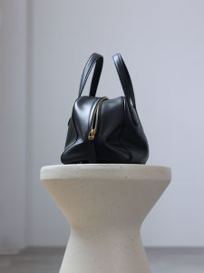 Soft Cowhide Leather Shoulder Bag Minimalist Old Money Style Top Luxury Leather High Quality Commuter Bag Genuine Leather Single Shoulder Bag