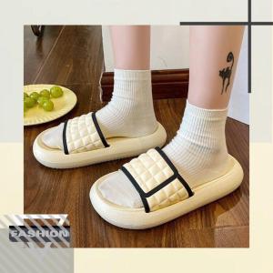 YaKo ใหม่มากกก รองเท้าแตะสวม ดีไซน์มินิมอล แต่งลายตารางนูนน่ารักกรุบกริบ เรียบหรูดูแพง ในราคาสบายกระเป๋า