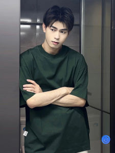 เสื้อยืดคอกลมแขนสั้นผู้ชายผ้าฝ้ายแท้สีเขียวอ่อนสำหรับฤดูร้อน ทรงหลวม สไตล์ย้อนยุค อเมริกัน เทรนด์ใหม่ เสื้อยืดคอกลมแขนสั้น