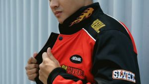 Jaket NASCAR Putih Petrosalvio Hexia: Aksesoris Olahraga & Desain Racing