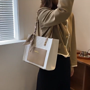 Women Tote Bag Leather Large Capacity Shoulder Handbag Korea Casual Beg Tangan Wanita 大容量手提包