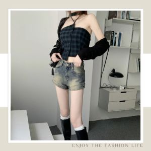 QXshop คอลเลคชั่นใหม่ล่าสุด กางเกงยีนส์ขาสั้น ทรงสวย เข้ารูป ใส่สบาย มีกระเป๋า 2 ข้าง สีสันสไตล์วินเทจ สุดเก๋ ไม่ซ้ำใคร สาวกยีนส์ต้องมี รุ่นนี้บอกเลยว่าแรร์ไอเท็มมม