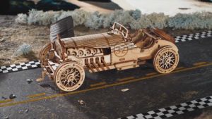 Đồ Chơi Lắp Ráp Bằng Gỗ 3D Robottime Xe Jeep Quân Sự Army Field Car (Tỷ lệ 1:16) - Đồ Chơi Cho Bé