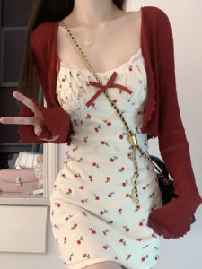 เสื้อคาร์ดิแกนถักแขนยาวผู้หญิงสีแดง ทรงเข้ารูป ปกโปโล ชุดสองชั้น แขนยาว ปกโปโล เสื้อคลุมกันแดด แฟชั่นฤดูใบไม้ผลิ