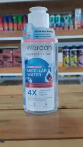 WARDAH PERFECT BRIGHT BRIGHT TONE UP MICELLAR WATER 100ml/wardah toner wajah/toner wardah pembersih kulit kusam/toner pencerah wajah/toner/penyegar kulit muka/toner pembersih makeup/pembersih pori pori/pencerah wajah - Lazada