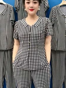 Moms Summer Ice Silk Gingham Short Sleeve Two-piece Set Loose Western Style Anti-Aging Tummy Hiding Slimming Noble Suit Women
