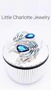 เข็มกลัดคริสตัล Crystals from Austria รูปขนนก