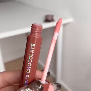 Chocolate Lip Glaze Lipstick 5 Pcs Matte Lipstick Makeup Lip Pencil Liquid Lipstick Moisturizing Lipstick Smooth Waterproof Non-Stick Cup Velvet Lip Glaze Long-Lasting Nude Lip Gloss Non-Drying High Color Long-Lasting Lipstick Set