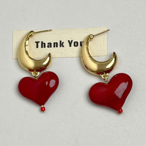 French Vintage Red Heart Pendant Earrings Women 2024 New Hot Trend Elegant Feminine Unique Peach Heart Stud Earrings