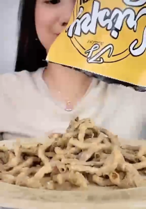 JS CRISPY CHICKEN ISAW 100G Classic Plain Salted Egg Spicy Chips Snacks On the Go Ready To Eat