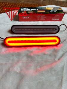 Đèn Led sau xe tải. Đèn led hậu thanh 23cm nháy đuổi 12/24v