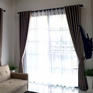 ผ้าม่านกันแสง UV สำหรับประตูอัดลาย ​คละลาย - พร้อมจัดส่ง