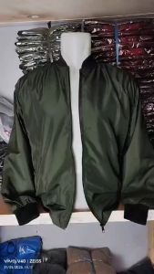 Jaket Bomber Parasut Polos: Desain Casual & Eksekutif