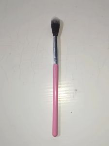 Pink Handle Fluffy Makeup Brush Soft Bristle Highlighter Contour Brush Easy Blend Cosmetic Tool for Seamless Finish