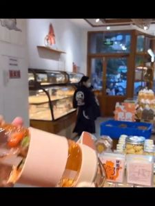 Botol Minum Aesthetic Lingkaran Karet Eksklusif Transparant Sporty 700ml ZY 1857