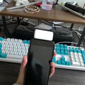 Magneticselfie fill light portable with 3 types of lights adjustable brightness suitable for iPhone Samsung Huawei X