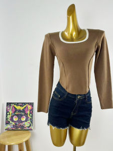 เสื้อสเวตเตอร์ถักคอเหลี่ยมแขนยาวทรงสลิมฟิตสำหรับผู้หญิงในฤดูใบไม้ร่วงและฤดูหนาว เสื้อชั้นในสีบล็อก คอกลม แฟชั่น