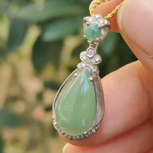 Apple Green Quality Translucent Drop Shape Cabochon on Natural Type A Jadeite Jade set on S925 as pendant certificate weighs 3.12 grams measurement 16.3 * 9.2 *4 mm (s925p3)