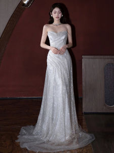 ชุดราตรีสีเงินหรูหรา 2025 ชุดแต่งงานไหล่เดียวประดับเลื่อม ชุดราตรีหรูหรา ชุดยาวปานกลาง ฤดูร้อน ผ้าฝ้ายโพลีเอสเตอร์