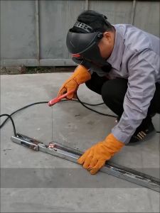 New Auto Darkening Welding Mask Helmet: Chameleon, Great Vision, True Color Solar Energy