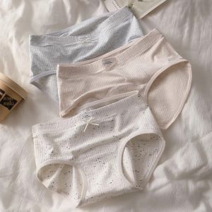 กางเกงชั้นในผู้หญิงแบบผูกโบว์ สวมใส่สบาย เซ็กซี่ เอวกลาง ผ้าแจ็คการ์ด ระบายอากาศได้ดี เหมาะสำหรับฤดูใบไม้ร่วง