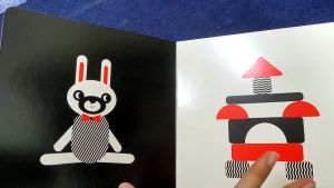 Montessori English Board Book for Baby: At Home