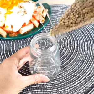 เครื่องบดพริกไทย ที่บดพริกไทย ไร้สารตะกั่ว Salt Pepper Grinder มีฝาปิด ไม่เป็นสนิม ทำความสะอาดง่าย Simple Kitchen