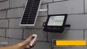 🍃Ready Stock🍃1000W Solar light outdoor lighting Solar Spotlight lampu solar IP67 Waterproof solar led Street light